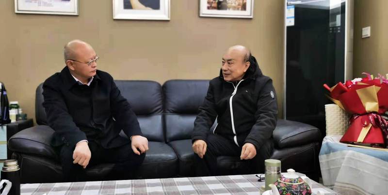 10党委常委、副院长牟文虎看望慰问原正院级调研员李西林.jpg
