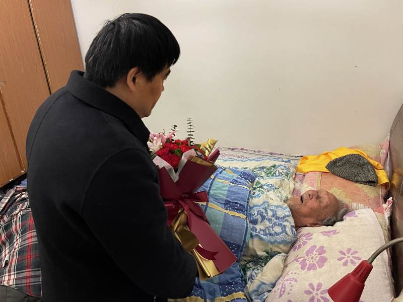 4.教务处退休教师105岁老人陈光新.jpg