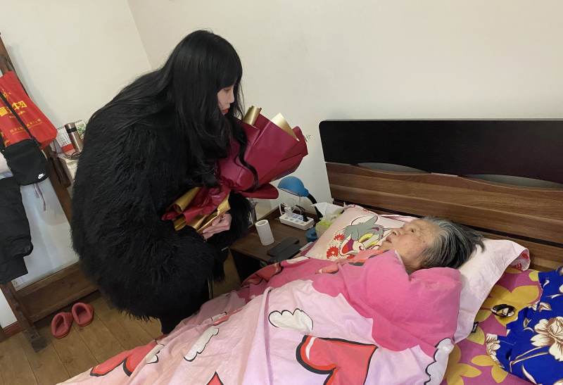 6.人事处退休教师杨立屏.jpg