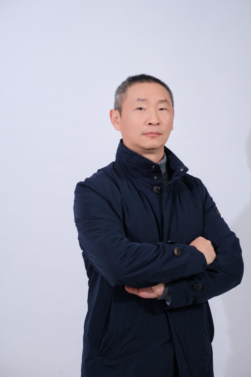 何云洪.JPG